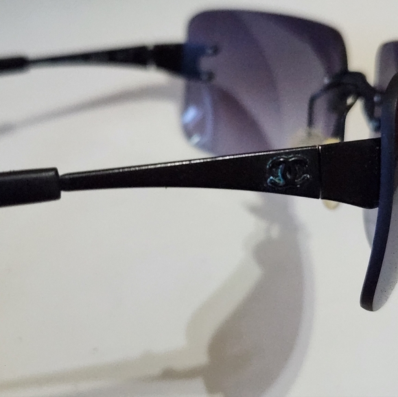 Chanel Interlocking CC Logo Shield Sunglasses - Picture 12 of 16